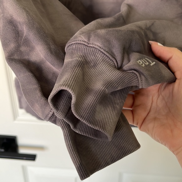 Aritzia TNA gd wash boyfriend hoody - Picture 3 of 6